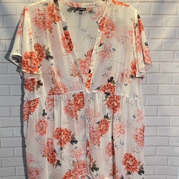 Torrid used size 2x white floral high/low blouse - Picture 1 of 4